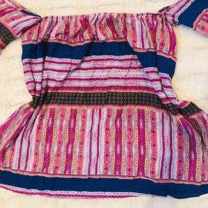 2 for $15, 3 for $20 ⭐️ off the shoulder blouse